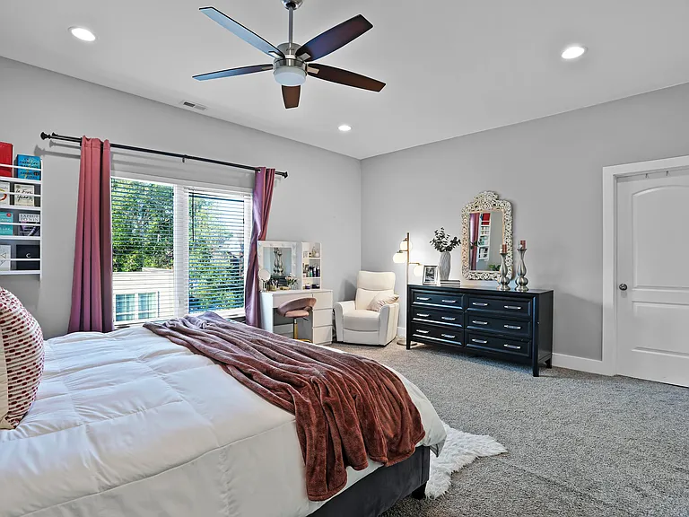 4333 Delmar Blvd — Photo 37