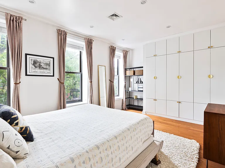 504 Halsey St #2 — Photo 11