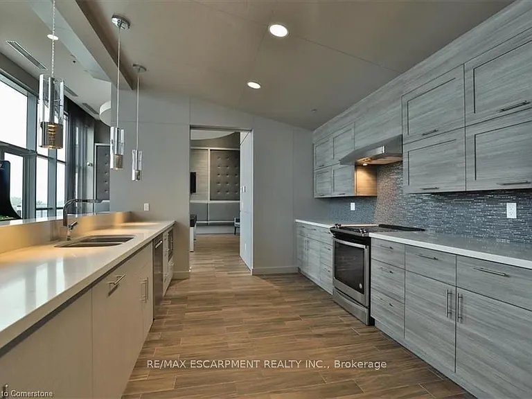 2093 Fairview St #1910 — Photo 28