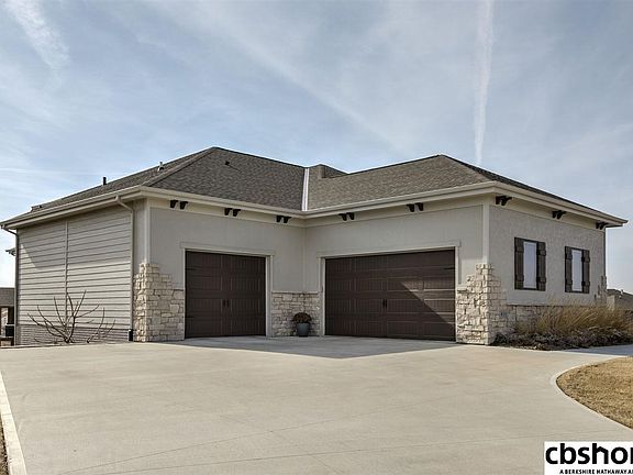 2nd image of 826 N 186 Avenue