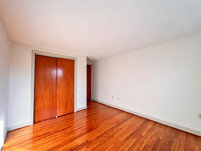 180 Bond St / Theo Investments LLC — Photo 22