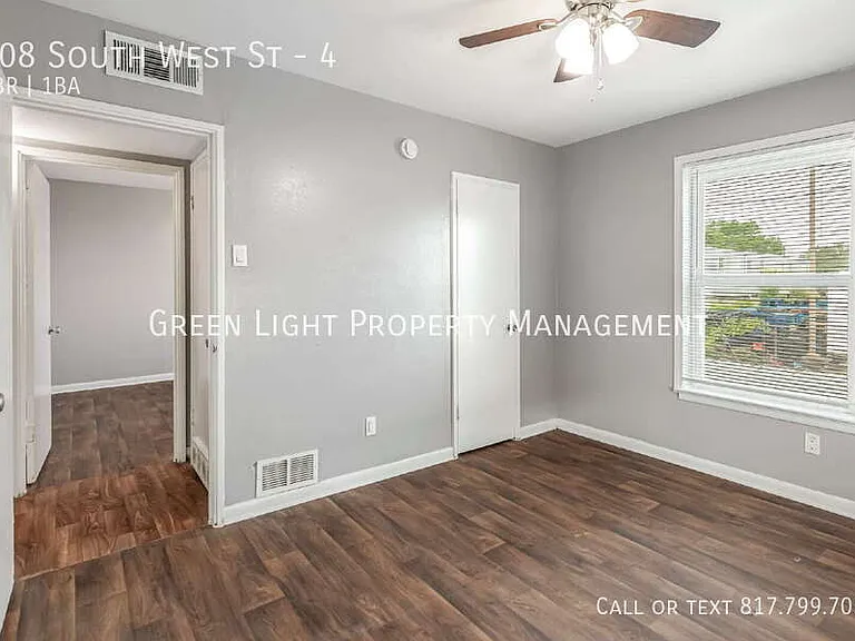 308 S West St #4 — Photo 10