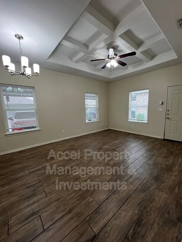 Building Photo - 3905 Hawthorne Ave #4