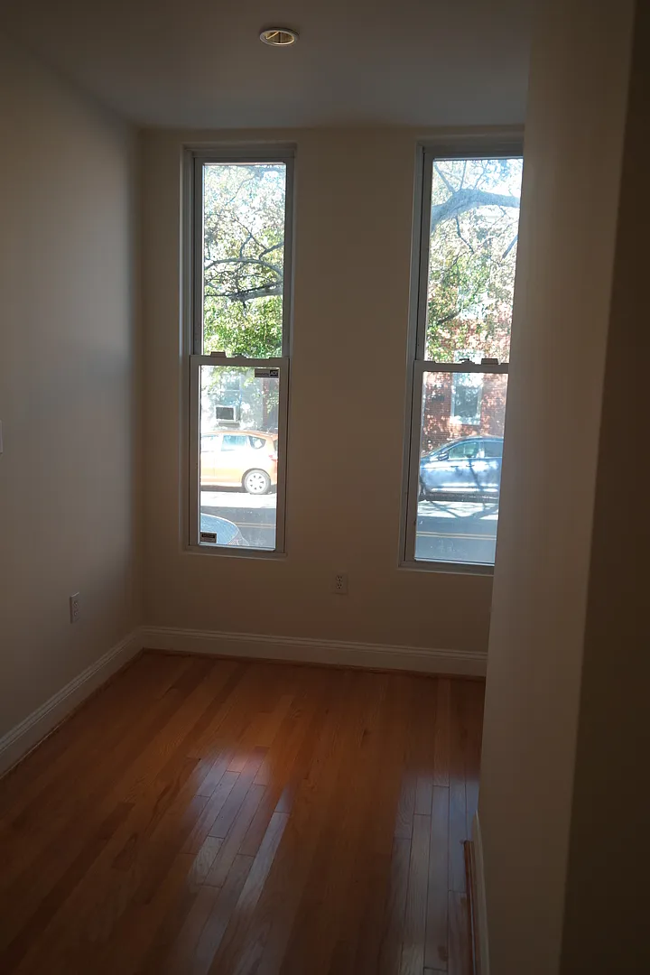 Charming 2 Bedroom/1 Bathroom Townhome in Washington Village, MD! — Photo 2