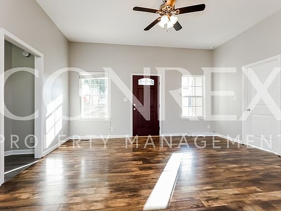3rd image of 520 Aspen Dr