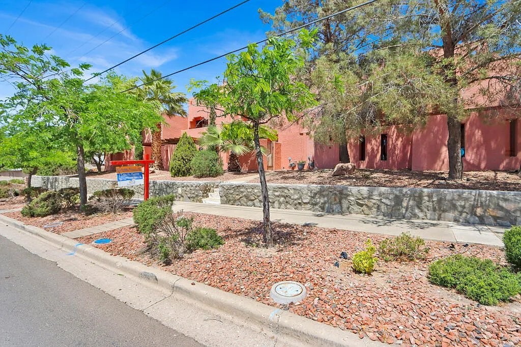 2 bed, 2.5 bath, 1756 sqft, $1,575 — Photo 2