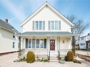 35 Monroe Ave E, Riverside, RI 02915