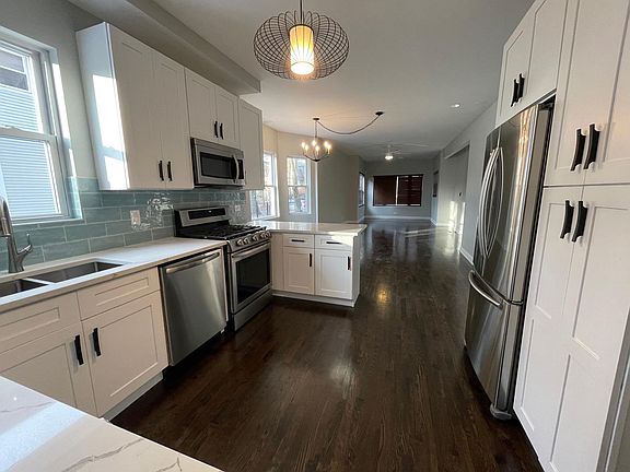 2nd image of 725 N Lotus Ave #1