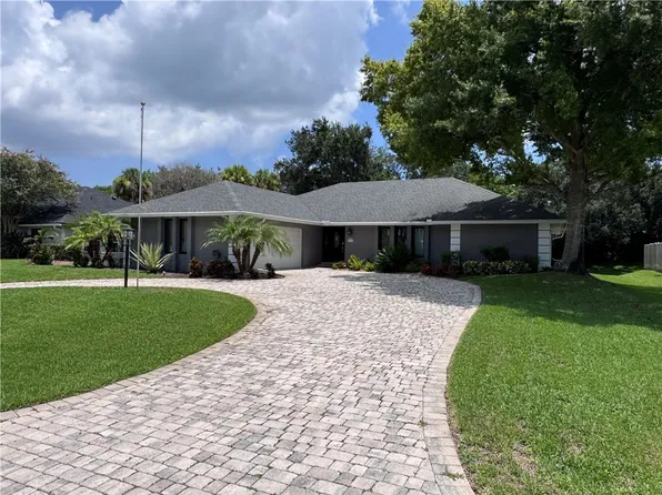 610 39th Ct SW, Vero Beach, FL 32968