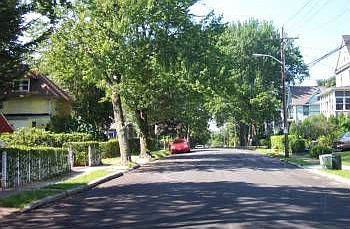 3rd image of 1516 Henry Ave