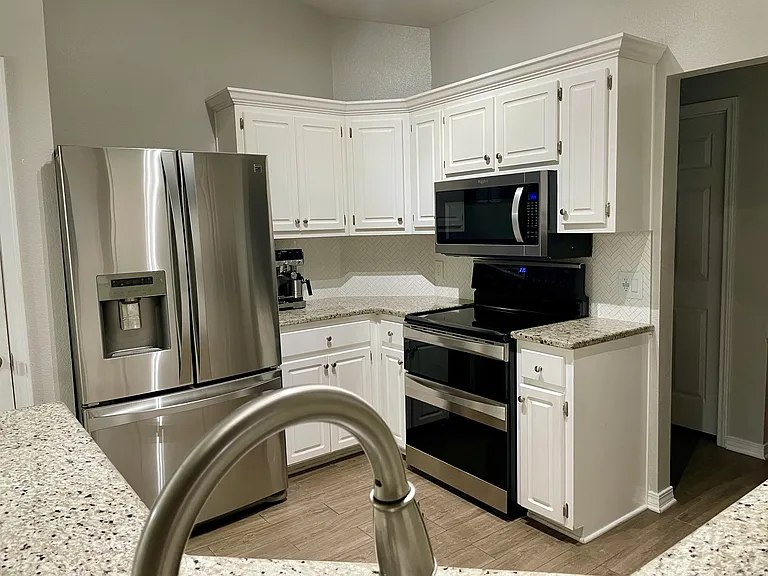 3918 Holleyberry Ln — Photo 10