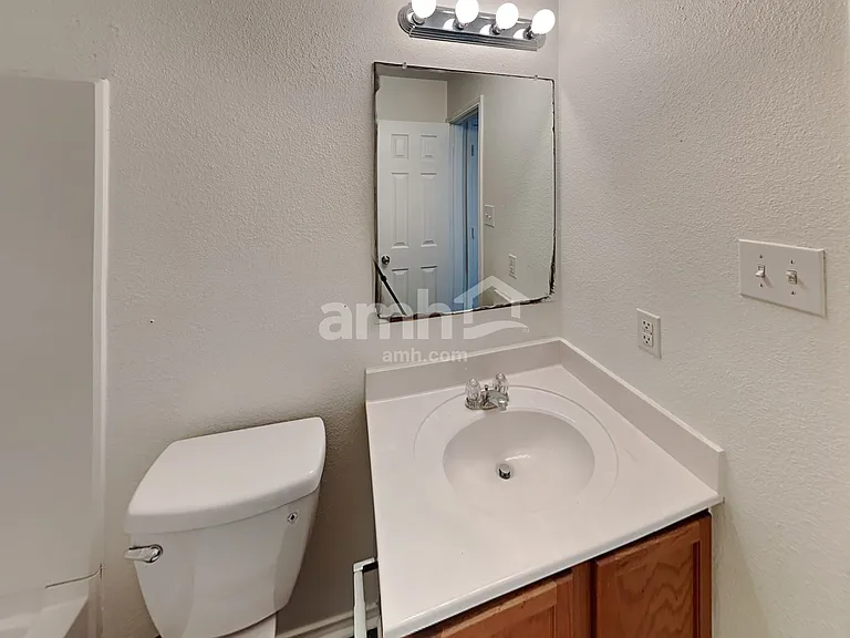 8027 Silver Grv — Photo 16