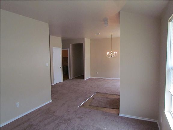 4th image of 613 Chapman Dr