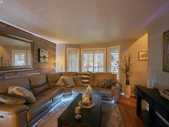 2nd image of 15614 NE 12th Way