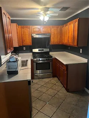 5 bed, 2.0 bath, 2347 sqft, $2,000 — Photo 4