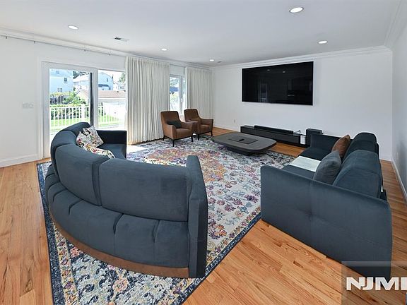 3rd image of 51 Stager Street