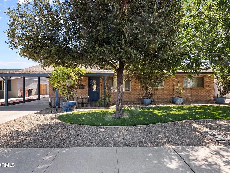 2219 N 74th Pl — Photo 2