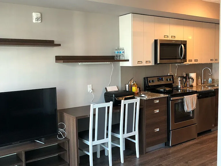 308 Lester St #410 — Photo 2