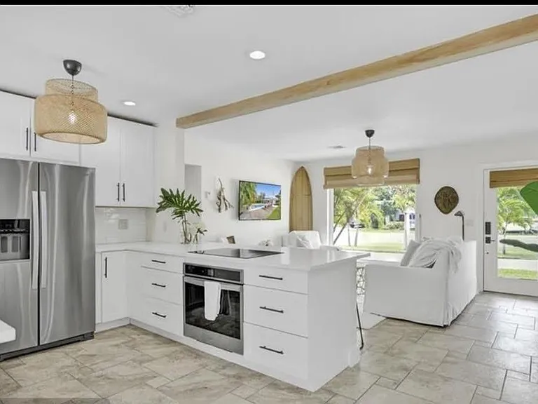 1189 W Camino Real — Photo 3