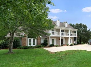 1032 8th Street Ln NW, Hickory, NC 28601