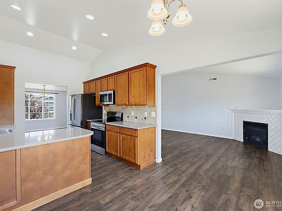 5th image of 9229 Carys Street SE