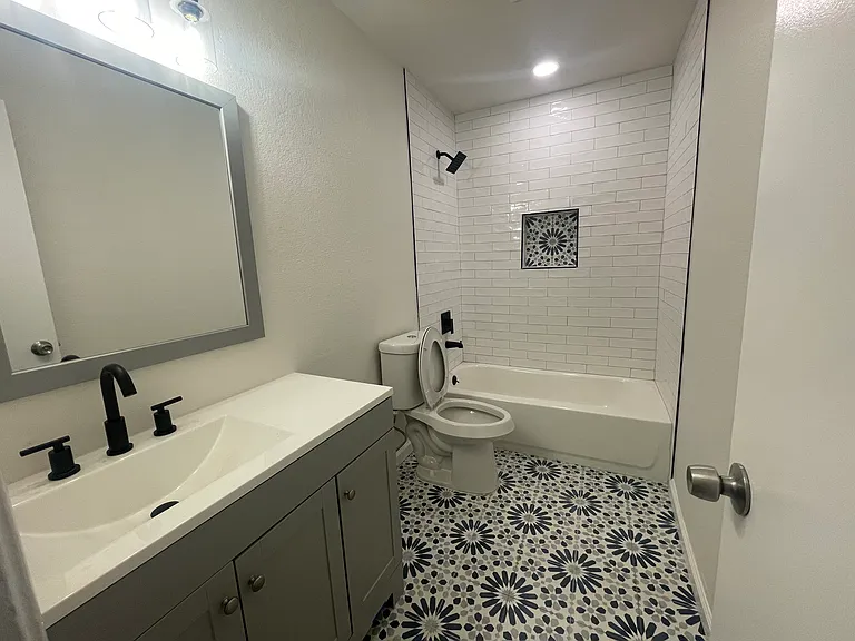 2275 Nantucket Village Cir — Photo 8