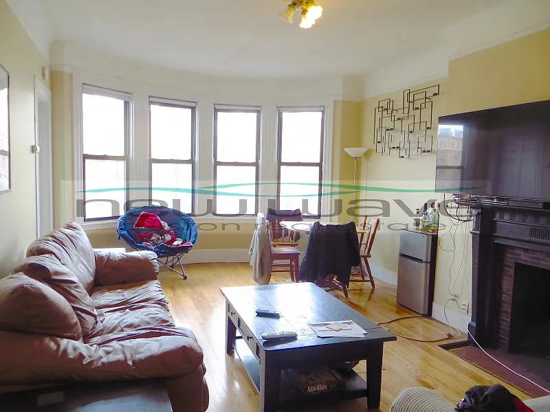 2 bed, 750 sqft, $3,600 — Photo 1