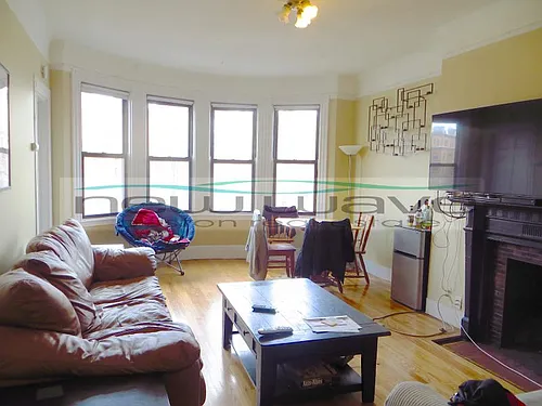 587 Beacon St #4 Photo 1