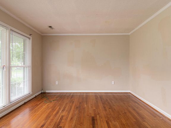 4th image of 122 Wessex Dr