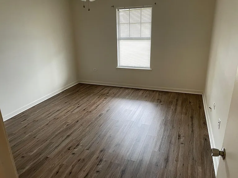 214C Gloria St — Photo 5
