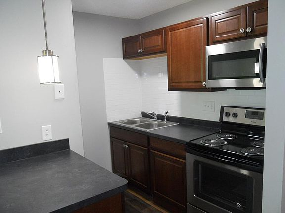 3rd image of 2400 Alabama St #208