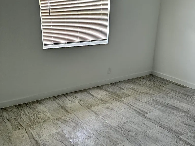 7145 Huntington Ln #408 — Photo 9