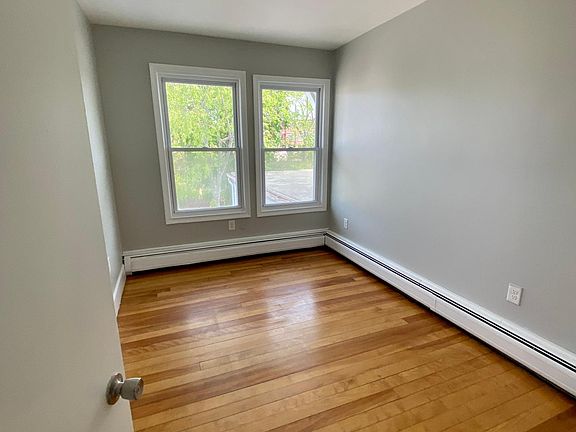 4th image of 117 Lafayette Sq #3