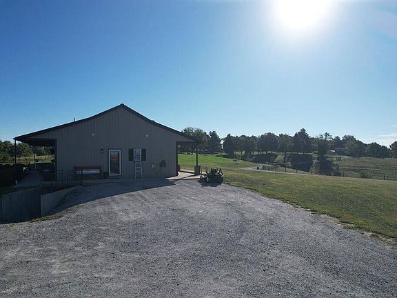 2nd image of 273 S Bluegrass Rd