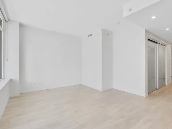 13318 104th Ave, Surrey, BC