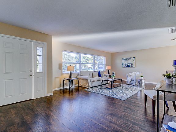 4th image of 1110 Woodcrest Ave Unit 3