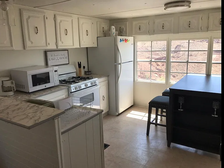 2888 Manor View Dr — Photo 7