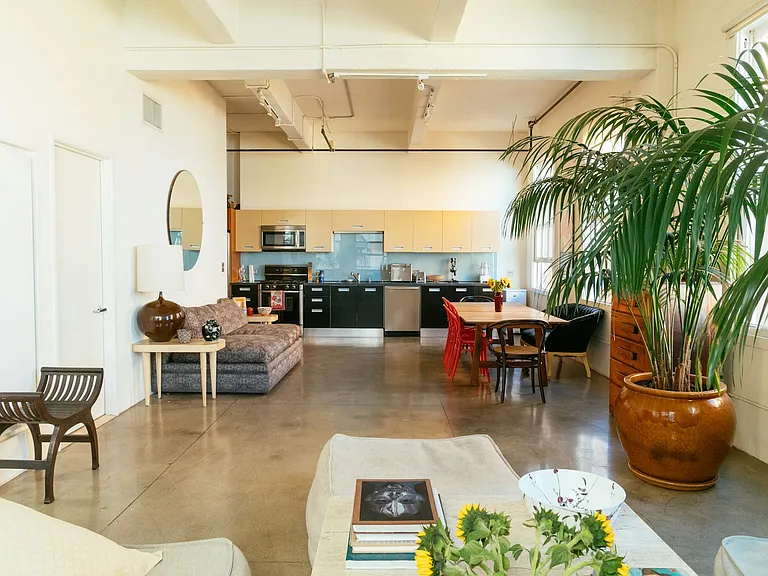 738 S Los Angeles St — Photo 24