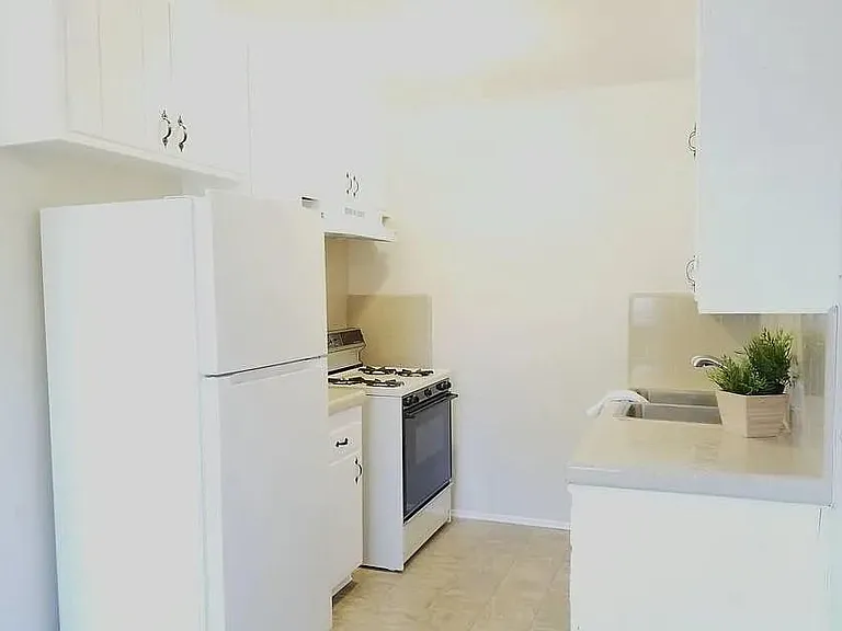 4826 Cypress St #4826D — Photo 1