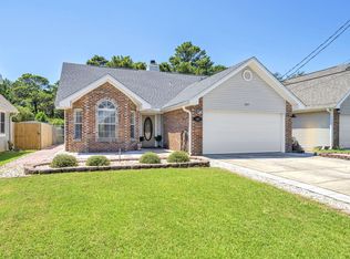 449 Sandy Ridge Cir, Mary Esther, FL 32569