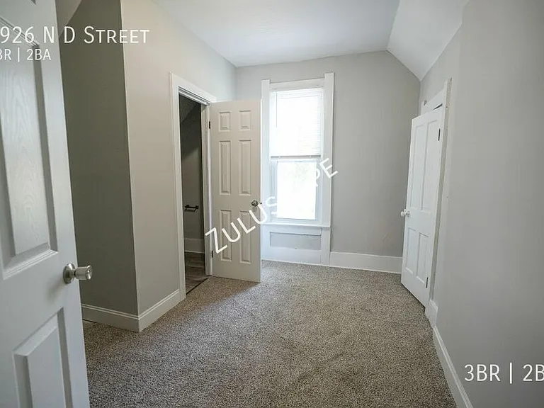 1926 N D St — Photo 12