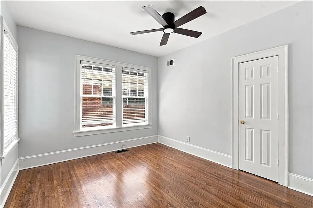 3 bed, 2.0 bath, 2500 sqft, $4,995 — Photo 4