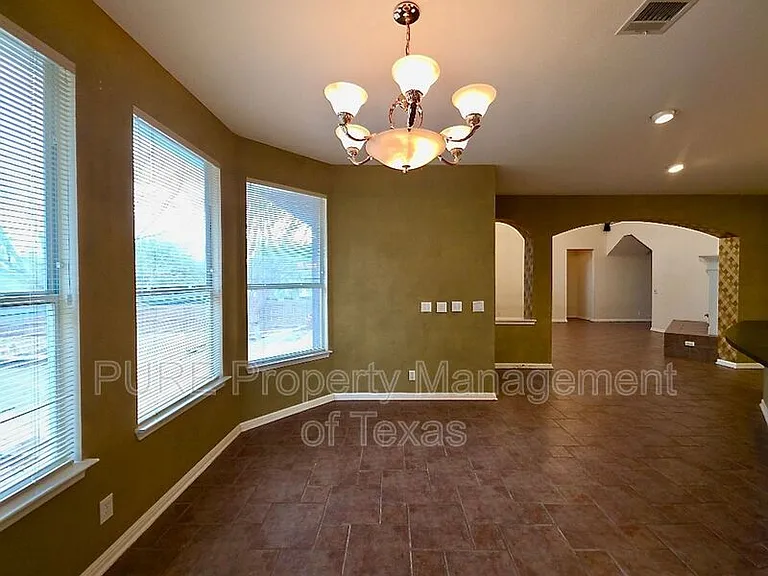 1103 Seton Hall Ln — Photo 12
