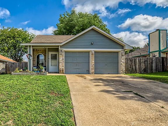 2nd image of 4813 Woodstock Dr