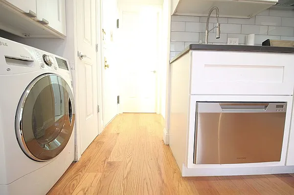 Rented by Bold New York | media 28