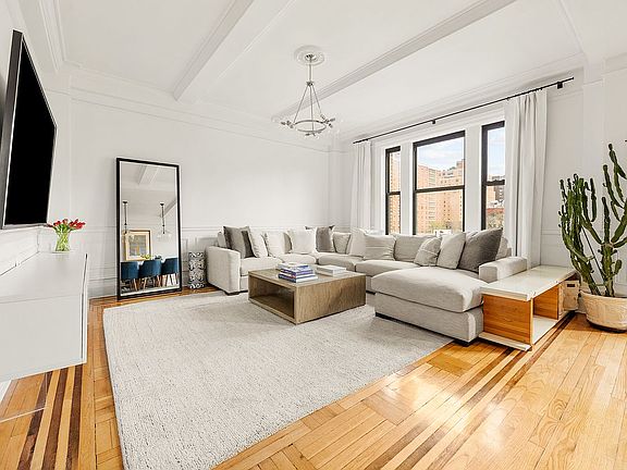 2nd image of 150 W 87th St APT 7C