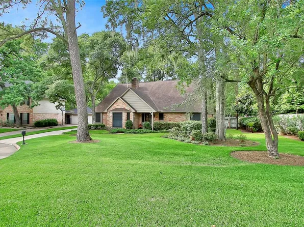 1002 Lodgehill Ln, Houston, TX 77090