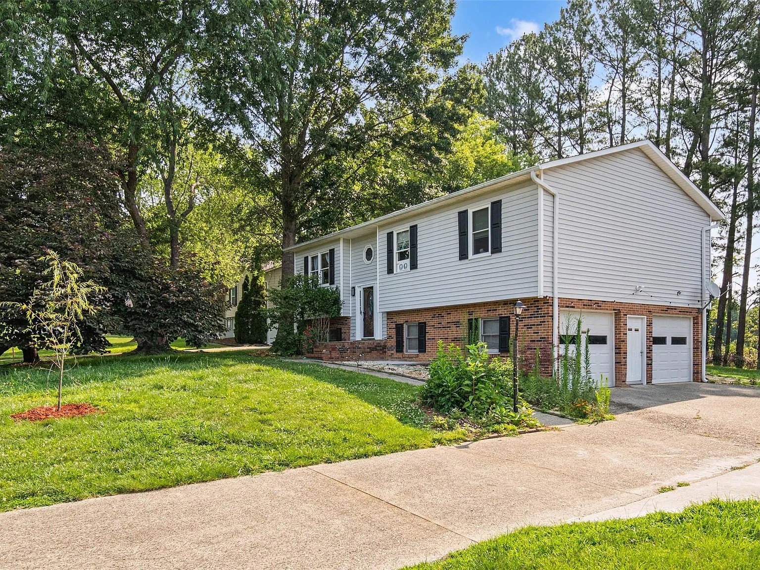 4 bed, 1780 sqft, $2,000 — Photo 1