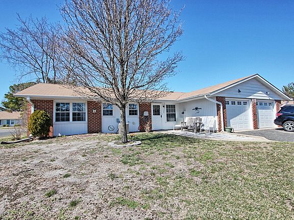 2nd image of 1122 Argyll Circle #D