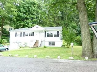 9 Aspen Rd, Sloatsburg, NY 10974